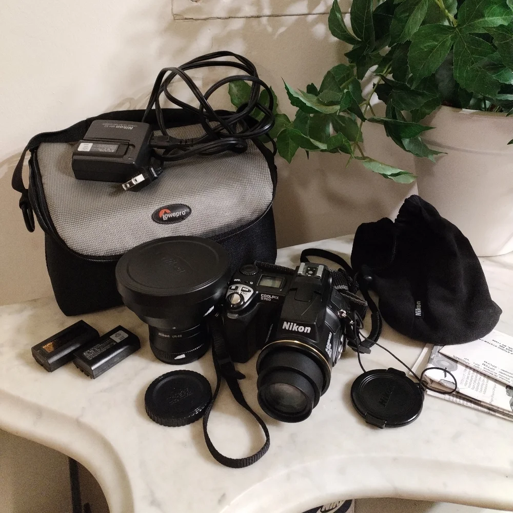 GUC Nikon Coolpix 5700 Point & Shoot Camera 5.0 mp 8×zoom ED